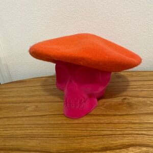 New never been worn Orange wool beret